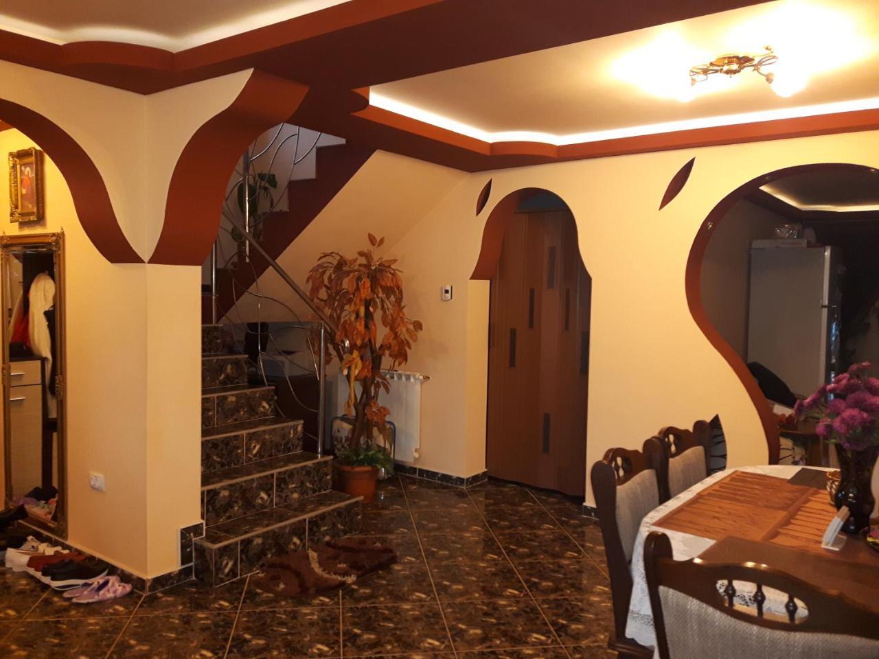 Vila Alexia Hotell Călimăneşti Exteriör bild