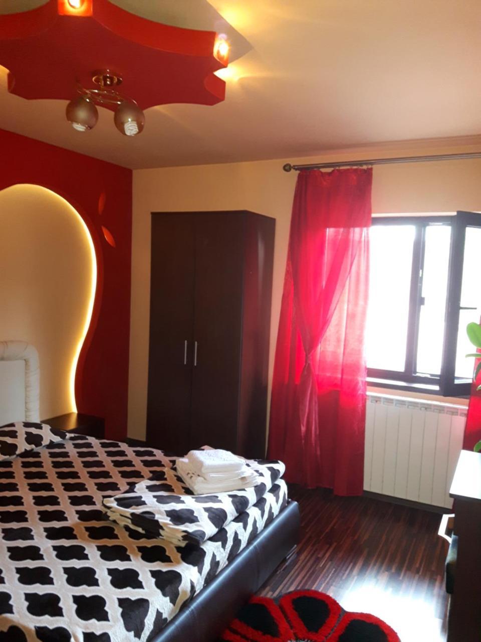 Vila Alexia Hotell Călimăneşti Exteriör bild